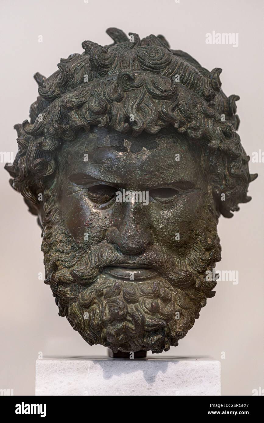 Atene. Grecia. Ritratto in bronzo testa di un pugile, ca. 330-320 a.C. Museo Archeologico Nazionale di Atene. Bronzo. Trovato ad Olympia. Quell'uomo è cr Foto Stock
