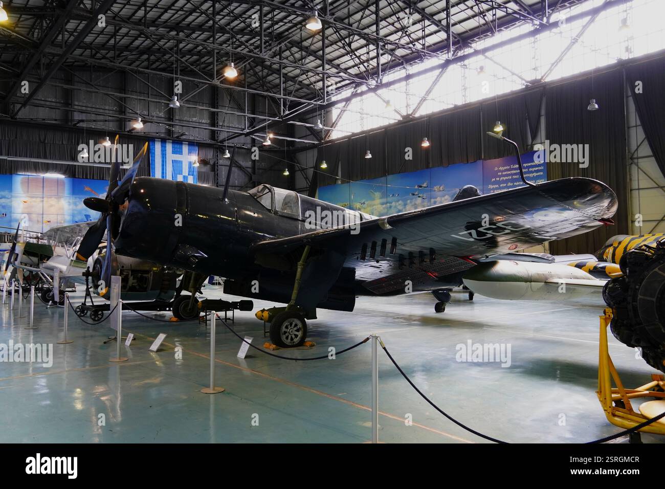 25 gennaio 2025, Dekelia, Atene, Grecia. Un vecchio velivolo Curtiss SB2C-5 Helldiver Foto Stock