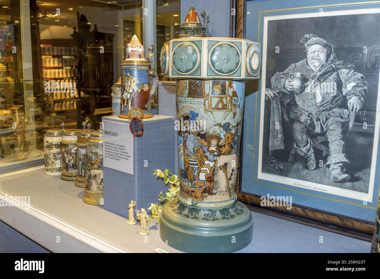 Tazza di birra antica dal Museo della tazza di birra, Bad Schussenried, Svevia, Baden-Wuerttemberg, Germania, Europa Foto Stock