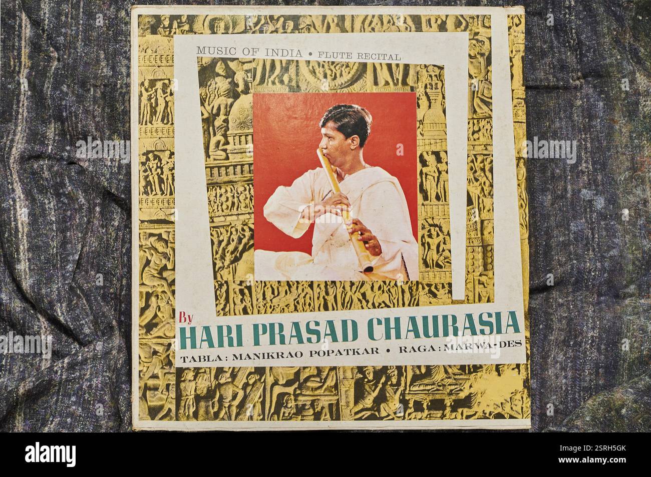 Lungo la riproduzione di registrazioni di hariprasad chaurasia, India, Asia Foto Stock