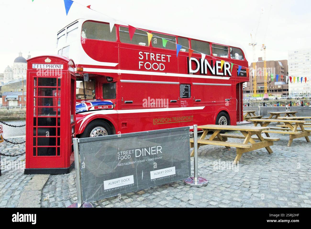 Street food Diner bus, Liverpool, Inghilterra, Regno Unito, Europa Foto Stock