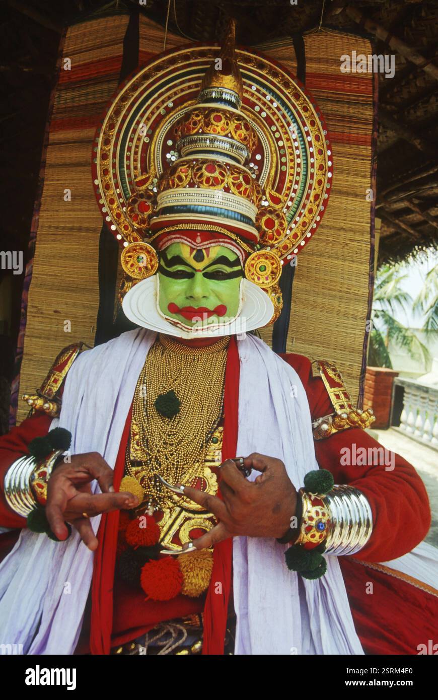K. Sivrajan eseguendo kathakali dance, la danza classica, Kerala, India, il sig. N° 306 Foto Stock