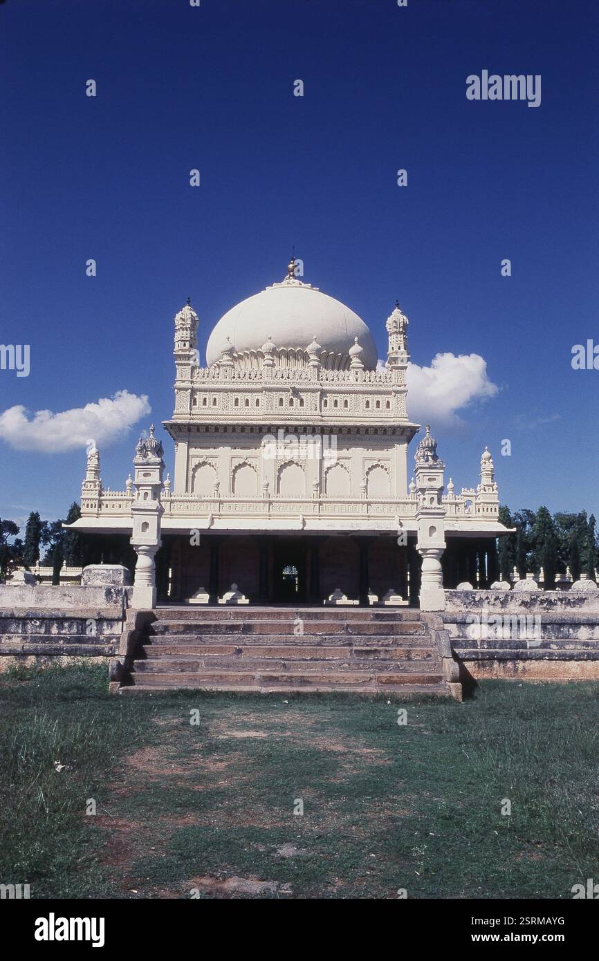 Tomba di Tipu Sultan e famiglia, Gumbaz, Srirangapatna, Karnataka, India, Asia Foto Stock