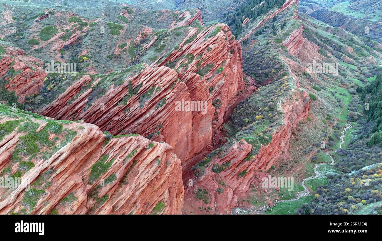 Canyon di Jeti Oguz o Seven Bulls Rocks nella regione di Issyk-Kul, Kirghizistan Foto Stock