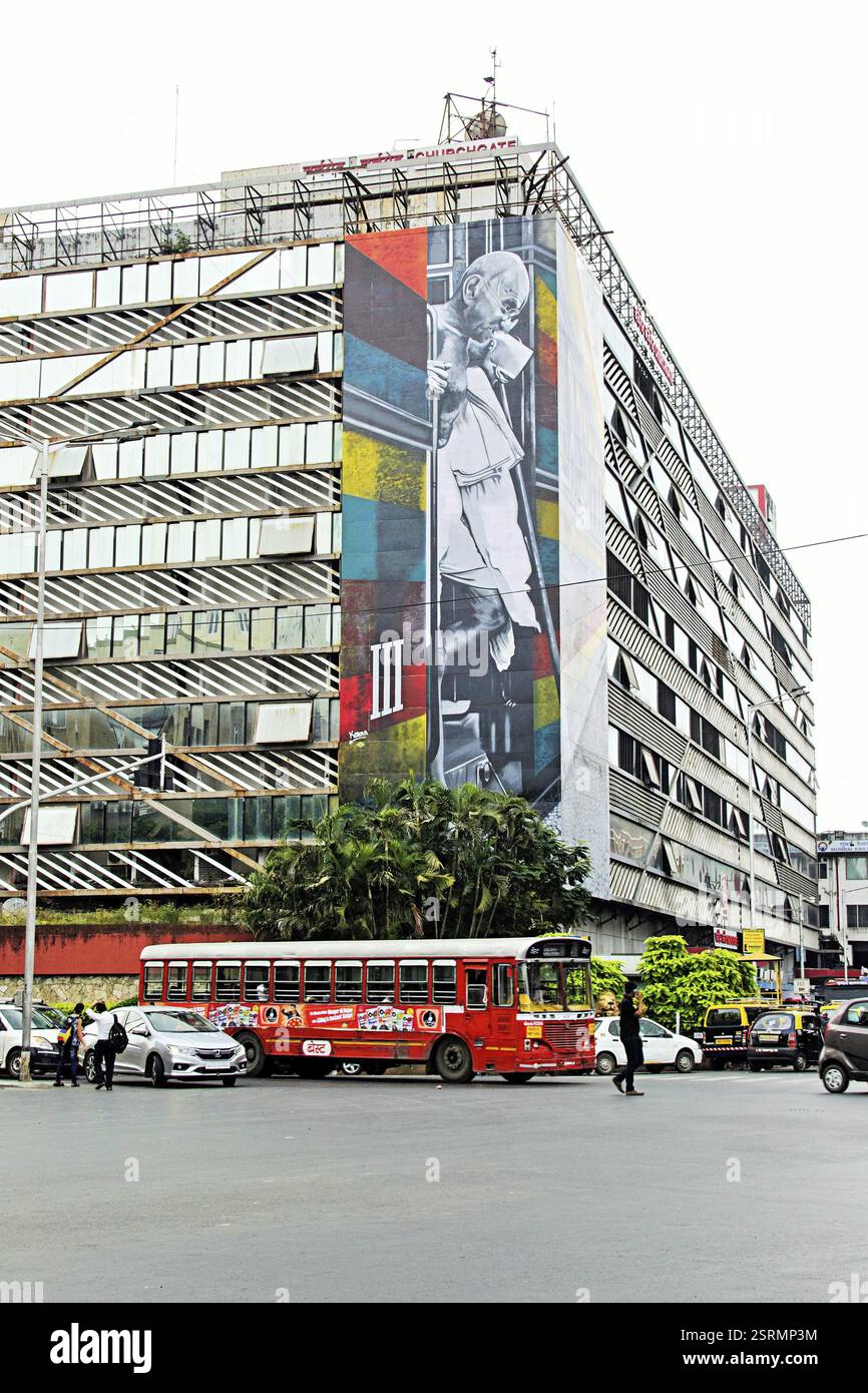 La Chiesa porta Stazione ferroviaria Edificio, Mumbai, Maharashtra, India, Asia Foto Stock