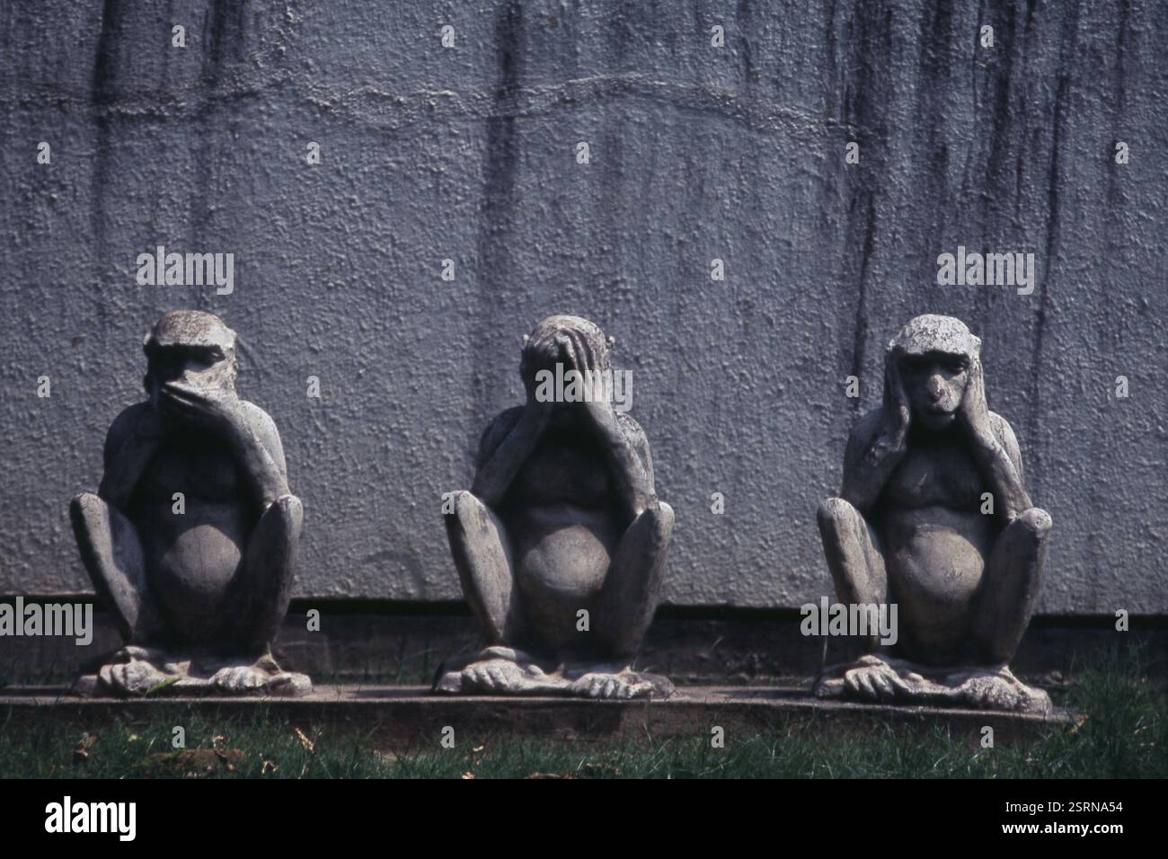 Tre scimmie sagge a Sabarmati Ashram, Ahmedabad, Gujarat, India, Asia Foto Stock