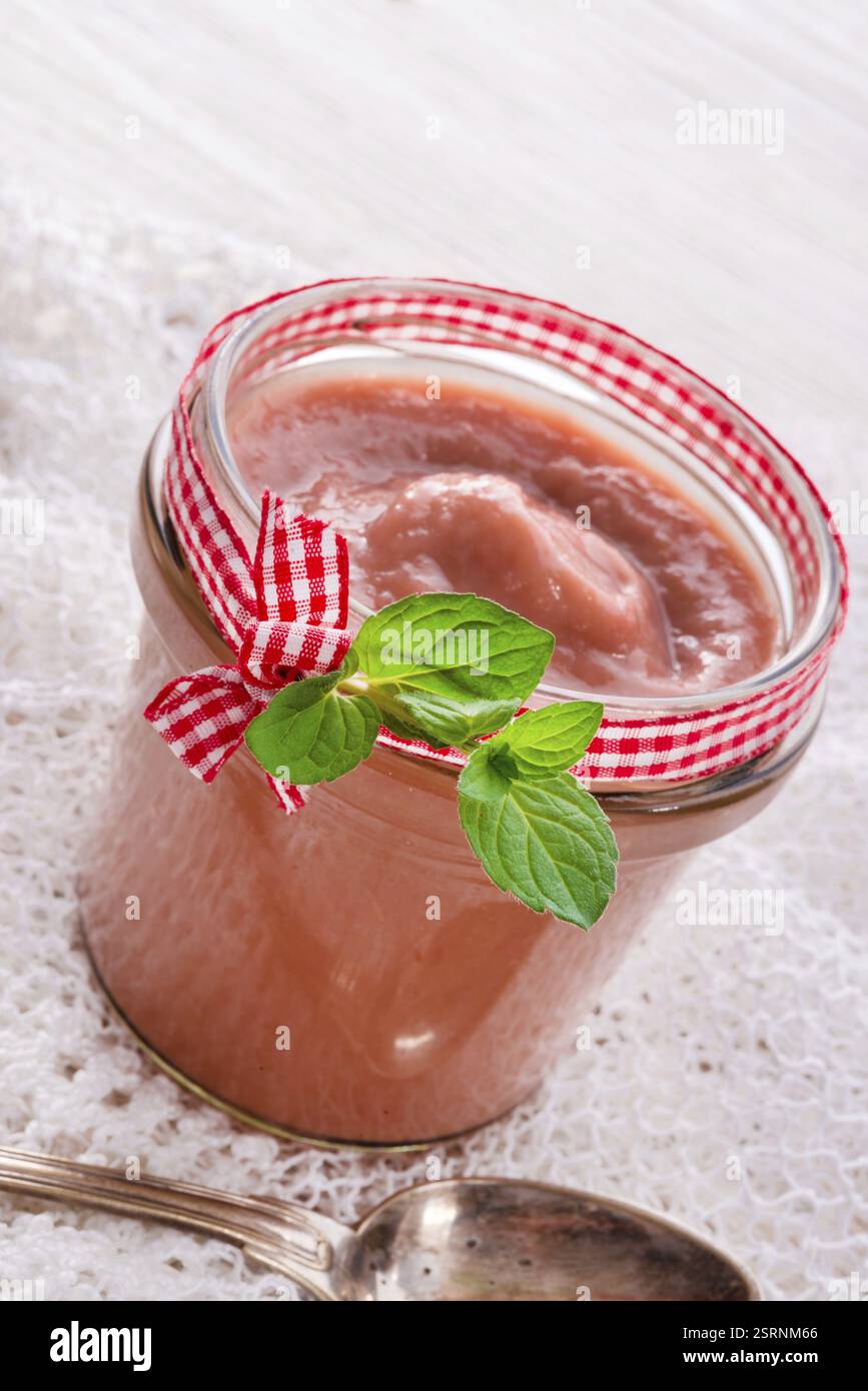 Marmellata di rabarbaro Foto Stock