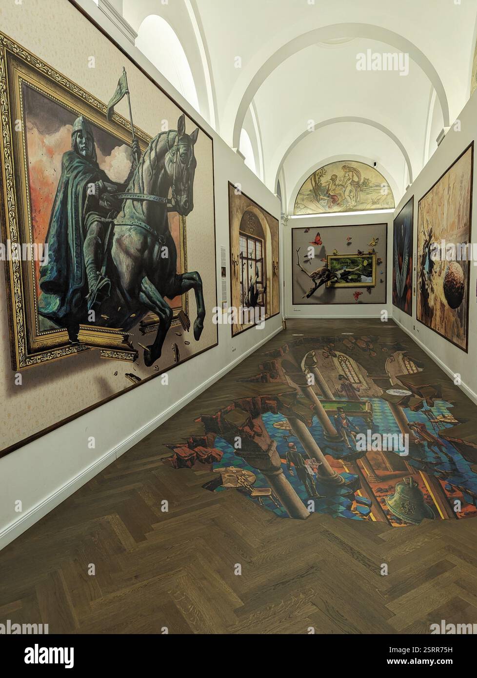 Esplora l'IAM Illusion Art Museum di Praga, dove le illusioni 3D e l'arte strabiliante sfidano la percezione in un'esperienza interattiva. Foto Stock