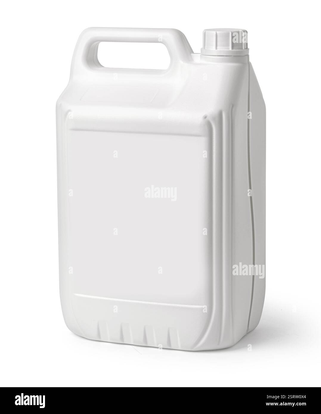 Vista frontale di un tanica in plastica bianca con etichetta vuota, ideale per detergenti, prodotti per la pulizia o prodotti chimici Foto Stock