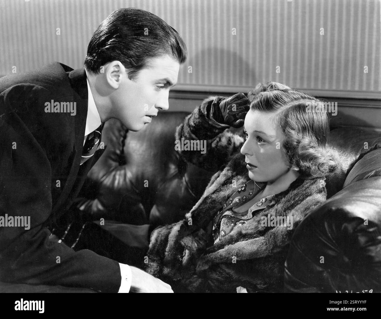 IL NEGOZIO DIETRO L'ANGOLO, JAMES STEWART, MARGARET SULLAVAN, IL NEGOZIO DIETRO L'ANGOLO data: 1940 Foto Stock
