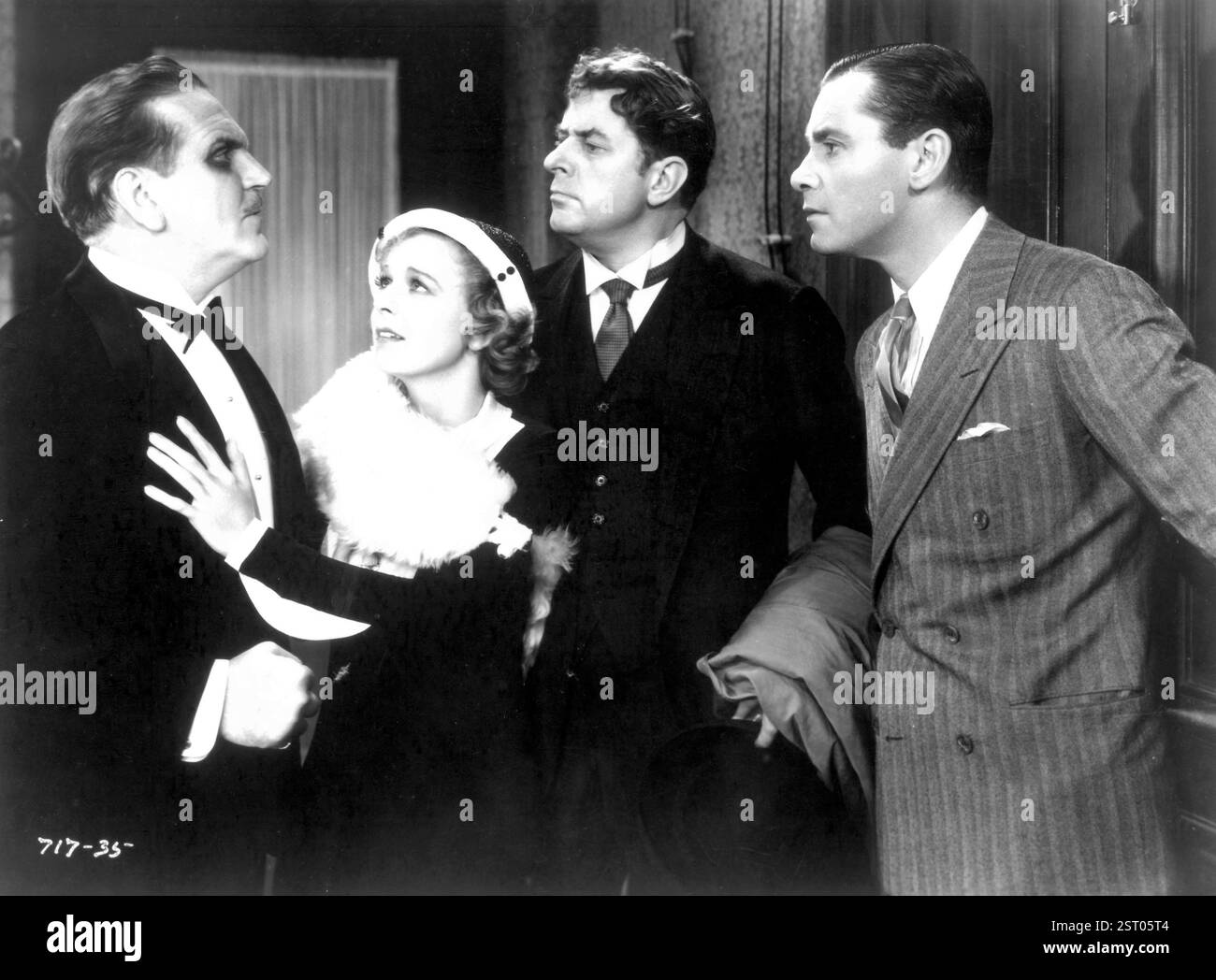 LA BELLA FATA di sinistra - FRANK MORGAN, MARGARET SULLAVAN che cerca di fare del bene ed è la bella fata del titolo, REGINALD OWEN, HERBERT MARSHALL. LA BELLA FATA data: 1934 Foto Stock
