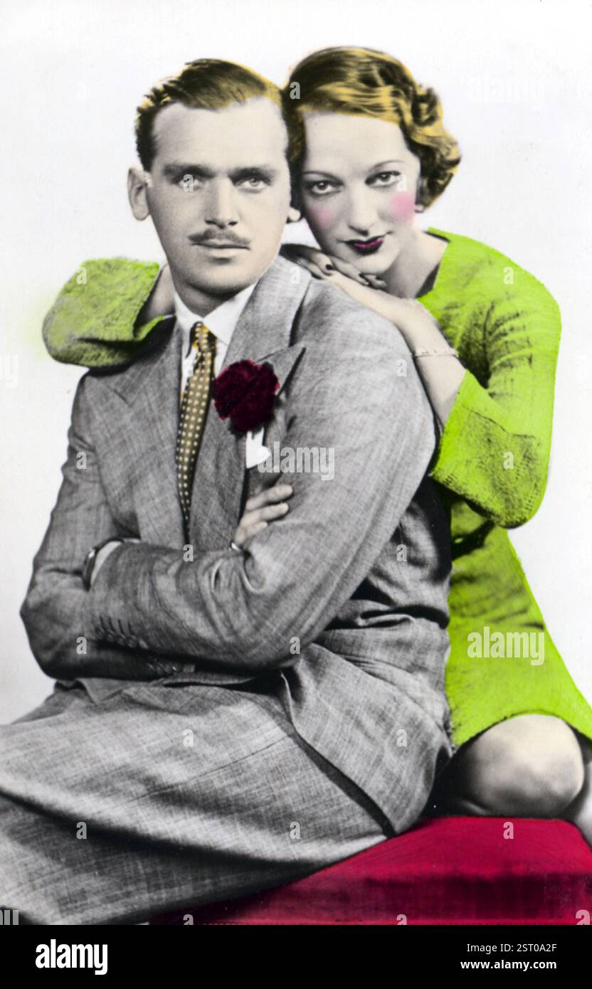 MIMI [BR 1935] DOUGLAS FAIRBANKS JR, GERTRUDE LAWRENCE [NON UNA SCENA DEL FILM, MATERIALE PROMOZIONALE] data: 1935 Foto Stock
