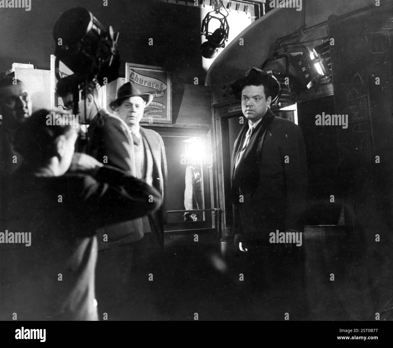 IL TERZO UOMO [BR 1949] DIRETTORE CAROL REED [IN BASSO A DESTRA], JOSEPH COTTEN, ORSON WELLES data: 1949 Foto Stock