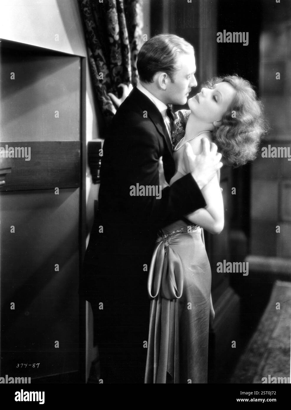 Mysterious lady 1928 greta garbo immagini e fotografie stock ad alta ...