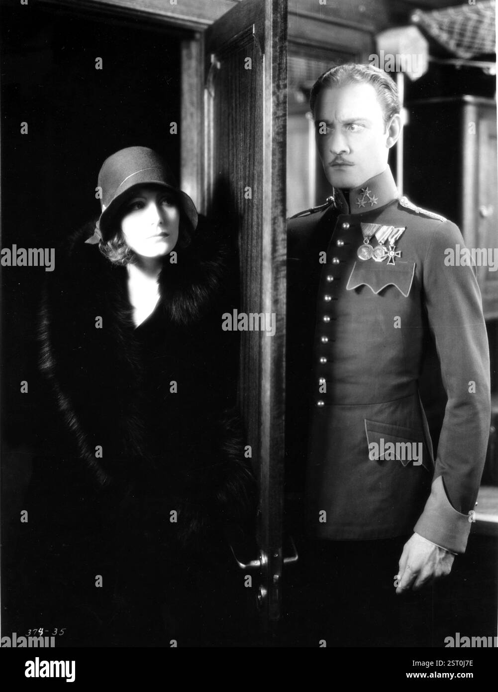Mysterious lady 1928 greta garbo immagini e fotografie stock ad alta ...
