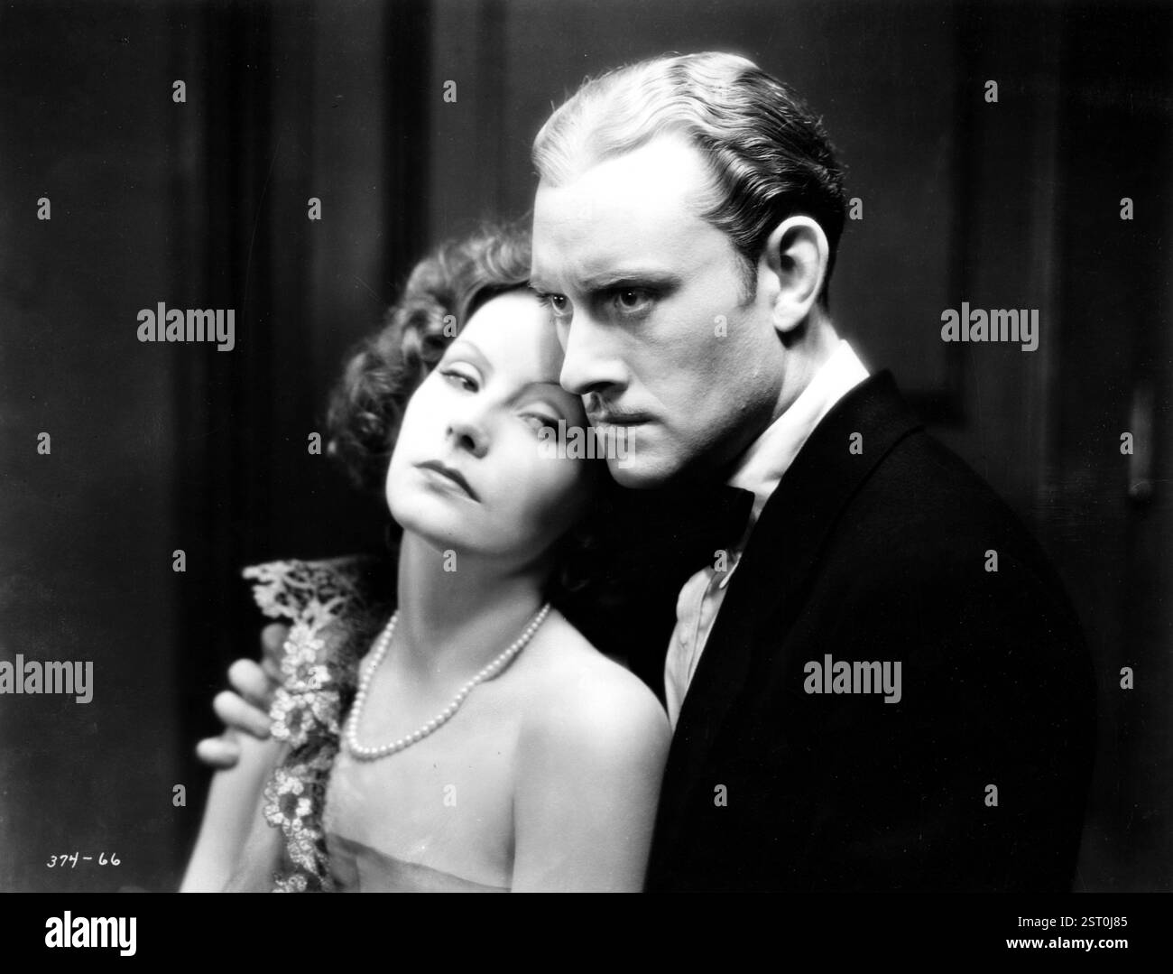 Mysterious lady 1928 greta garbo immagini e fotografie stock ad alta ...