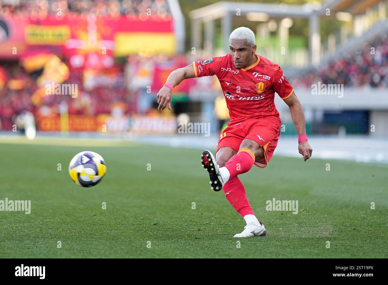 Uvance Todoroki Stadium, Kanagawa, Giappone. 15 febbraio 2025. Mateus Castro (Grampus), 15 FEBBRAIO 2025 - Football/Soccer: 2025 J1 League match tra Kawasaki frontale 4-0 Nagoya Grampus allo Uvance Todoroki Stadium, Kanagawa, Giappone. Crediti: AFLO SPORT/Alamy Live News Foto Stock