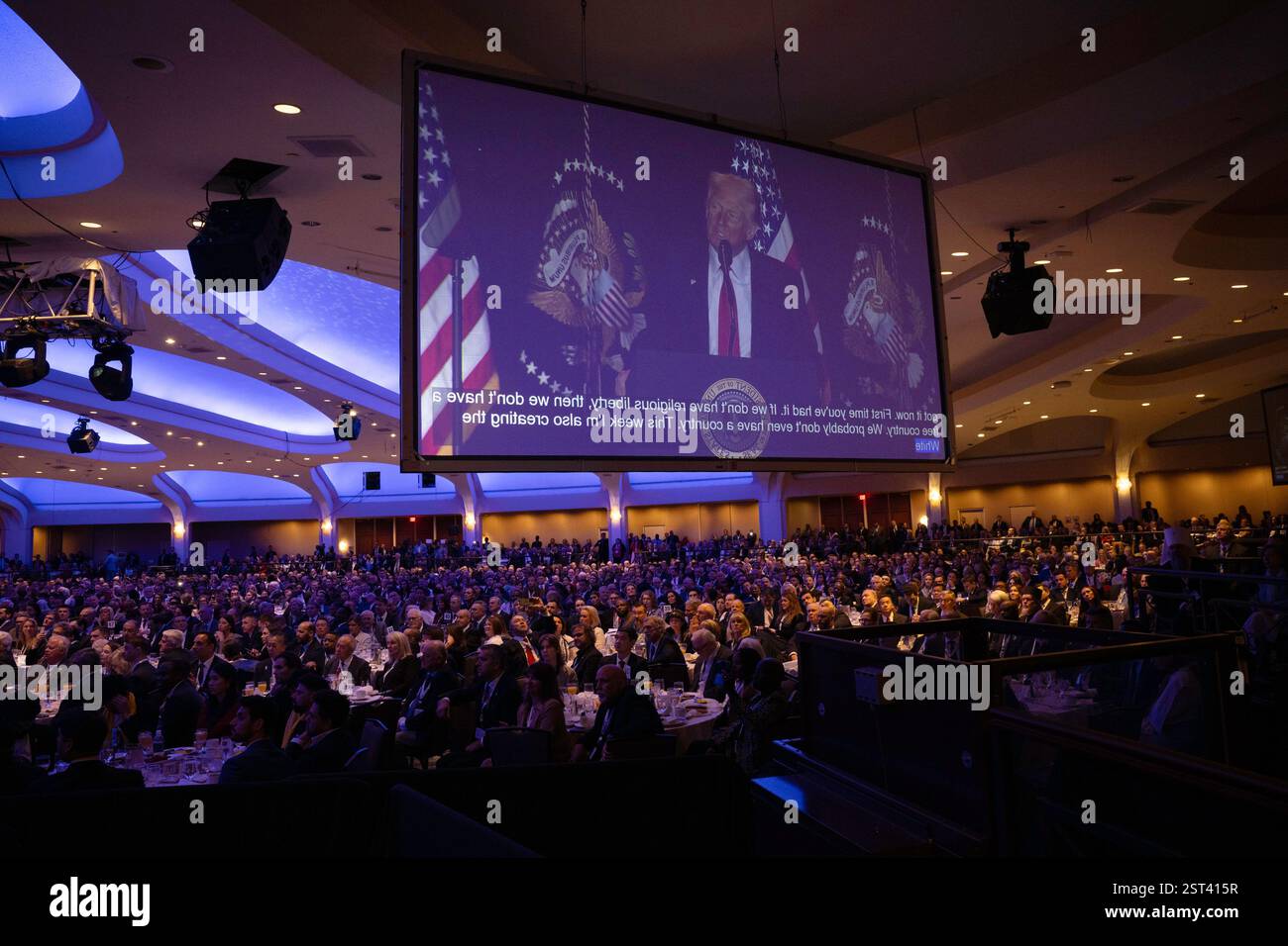 WASHINGTON DC, USA - 06 febbraio 2025 - il presidente degli Stati Uniti Donald Trump partecipa alla National Prayer Breakfast, giovedì 6 febbraio 2025, al Capit degli Stati Uniti Foto Stock