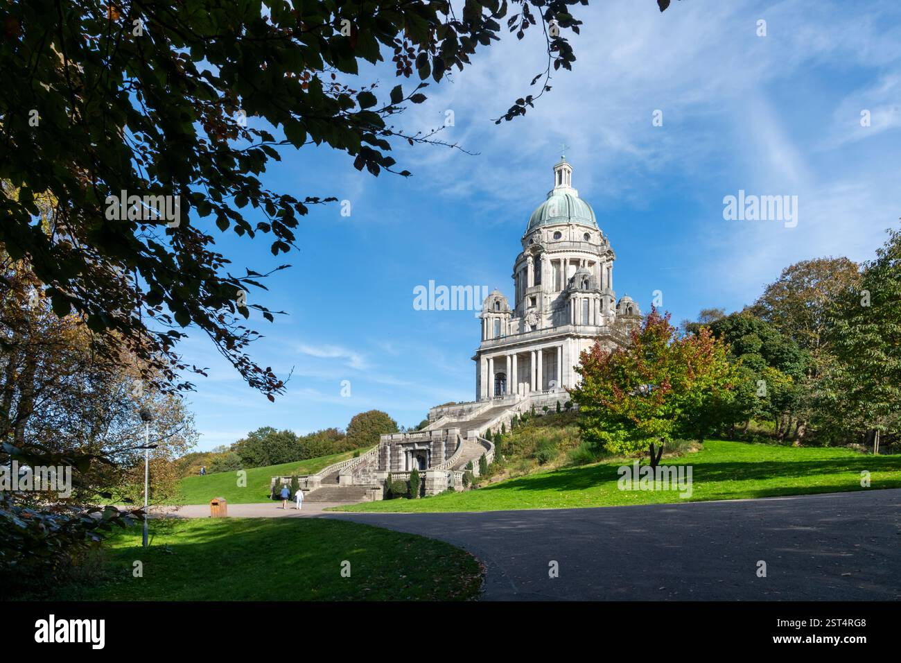 L'Ashton Memorial a Williamson Park, Lancaster, Lancashire, Inghilterra. Un edificio in stile barocco edoardiano dell'inizio del XX secolo fatto di pietra di Portland. Foto Stock