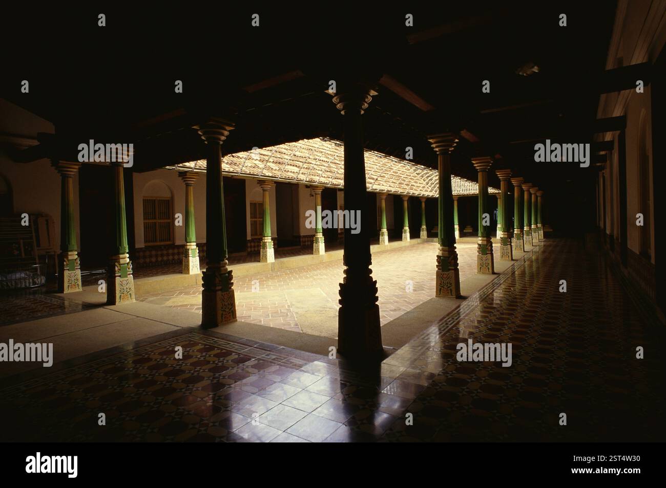 Seconda sala nella casa di Nattukkottai Chettiars, Chettinad, Tamil Nadu, India, Asia Foto Stock