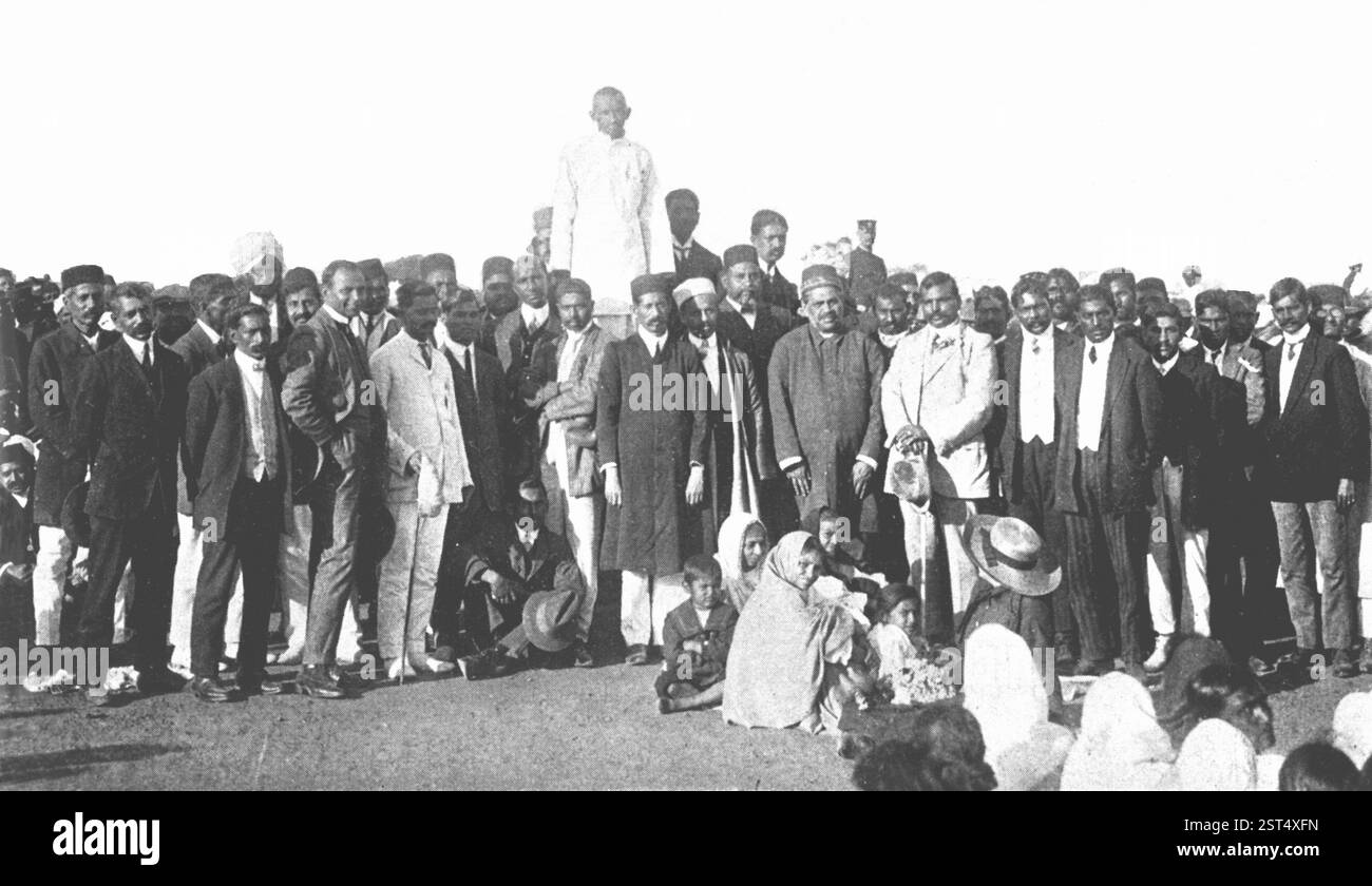 Gandhiji in un incontro di addio a Durban Sud Africa luglio 1914 Foto Stock