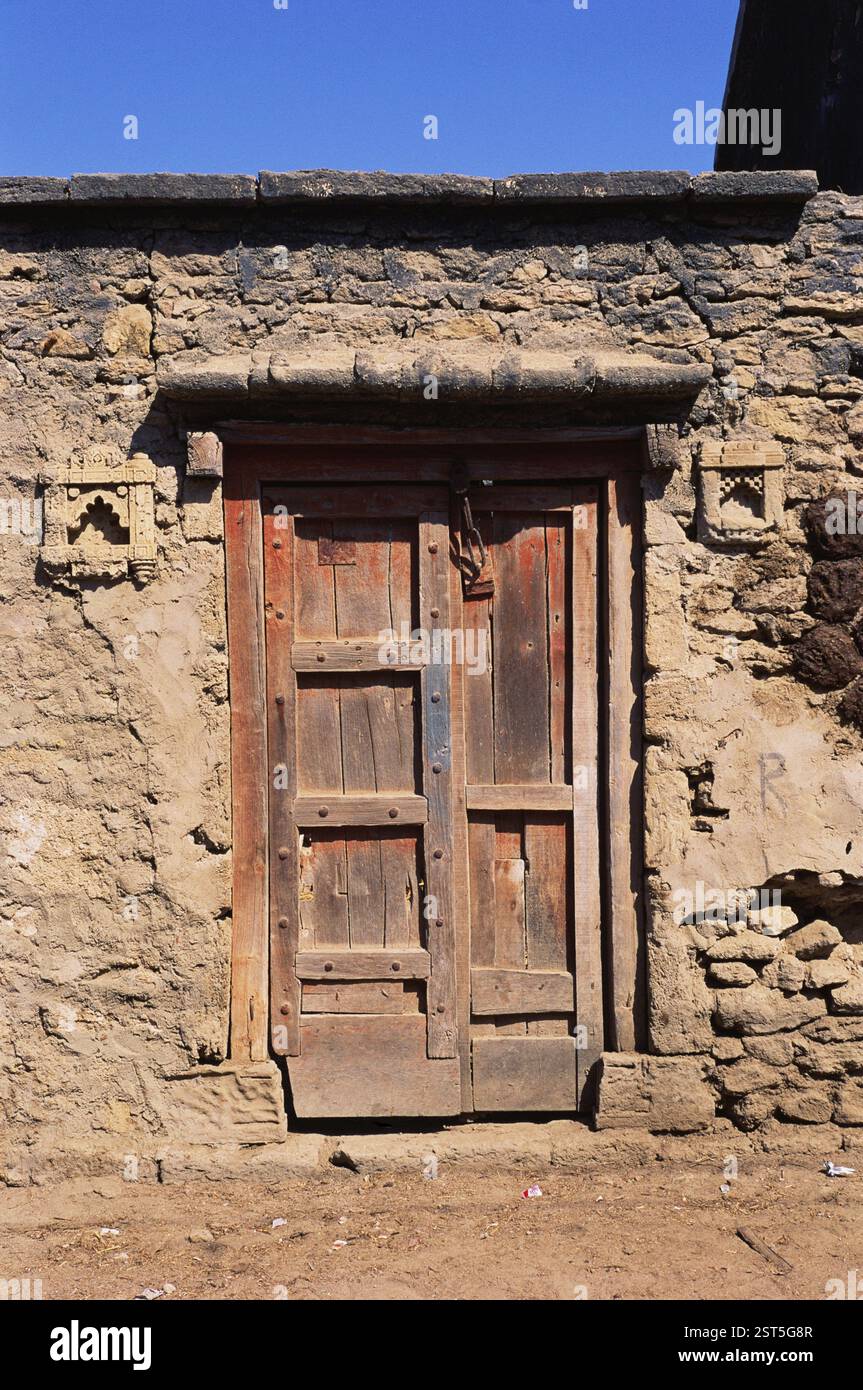 Facciata della casa del villaggio, Bet Dwarka, Gujarat, India, Asia Foto Stock
