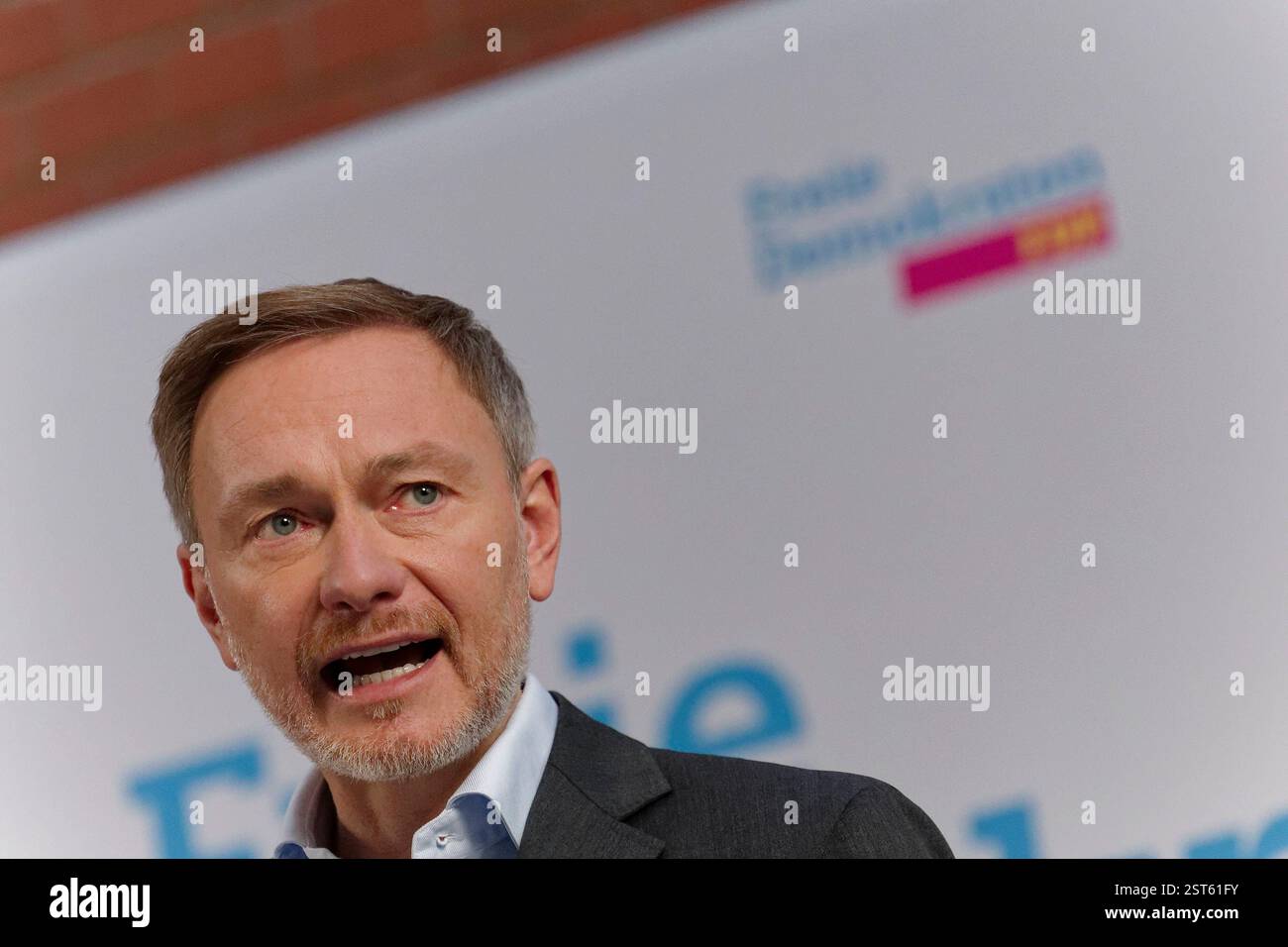 FDP-Pressekonferenz zum Wahlkampf-Endspurt 2025-02-17 Deutschland, Berlin Pressekonferenz des FDP-Doppelgespanns Vorsitzender - Generalsekretär zum Wahlkampf-Endspurt. Im Bild Christian Lindner, Spitzenkandidat und Parteivorsitzender *** Conferenza stampa FDP sullo slancio finale della campagna elettorale del 2025 02 17 Germania, conferenza stampa di Berlino del doppio team del FDP Presidente Segretario generale sullo slancio finale della campagna elettorale nel quadro Christian Lindner, primo candidato e presidente del partito Foto Stock