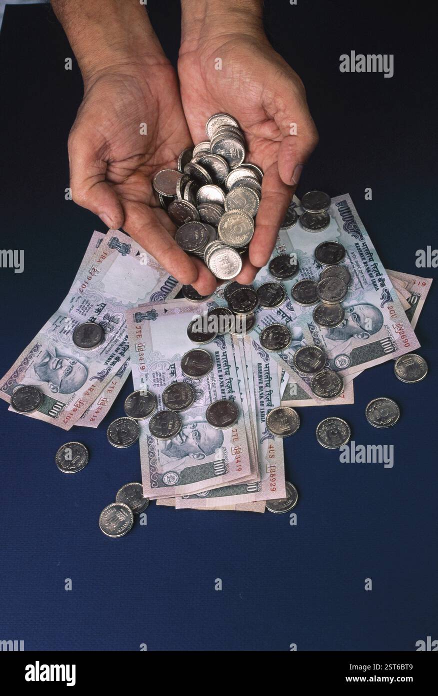 Valuta, denaro, monete e banconote, india Foto Stock