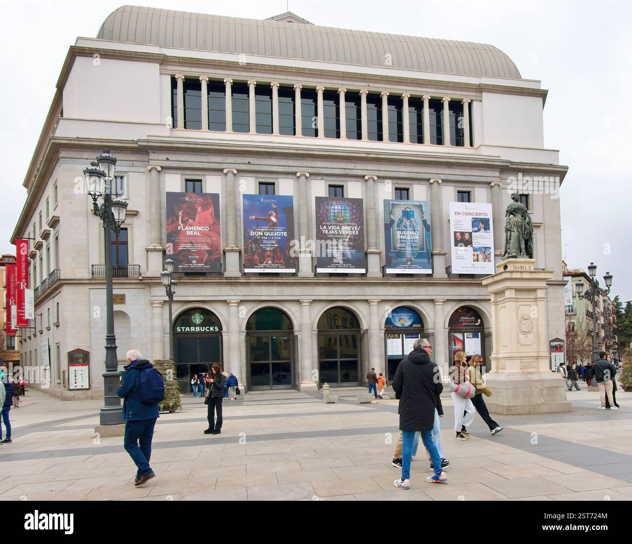 Facciata anteriore Teatro Real o Teatro reale conosciuto come El Real The Royal One aperto il 19 novembre 1850 Centro città Plaza de Oriente Madrid Spagna Europa Foto Stock