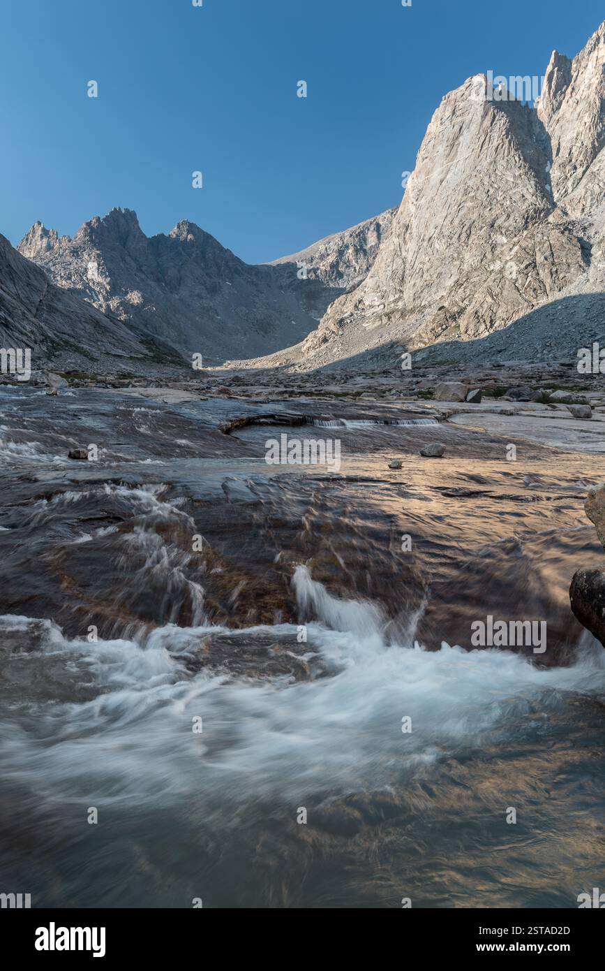 Ruscello nel bacino di Titcomb, Wind River Range, Wyoming. Foto Stock