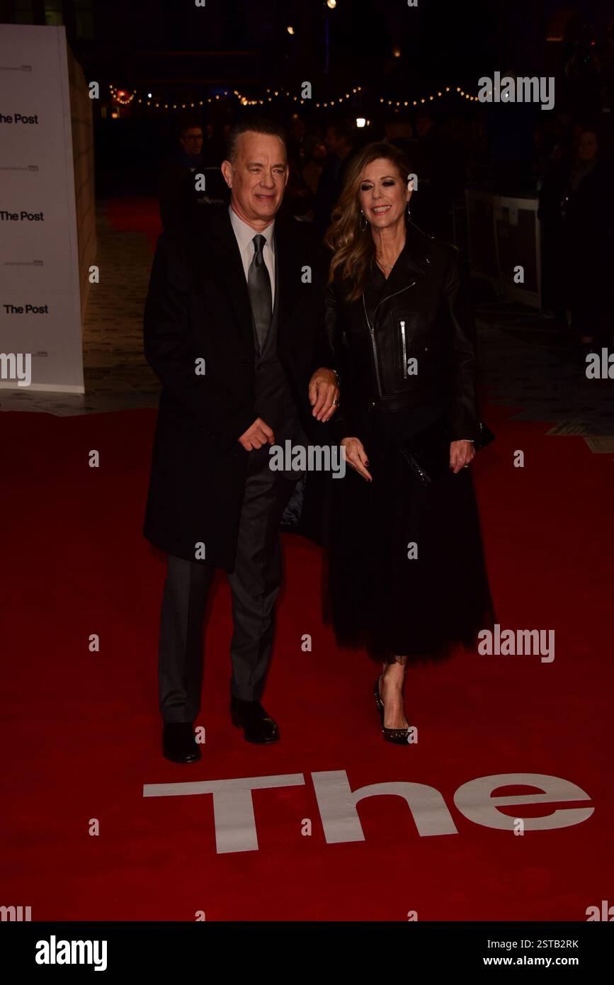 Rita Wilson ,Tom Hanks frequentando premiere europeo del POST all'Odeon Leicester Square Londra Mercoledì 10 Gennaio, 2018 Foto Stock