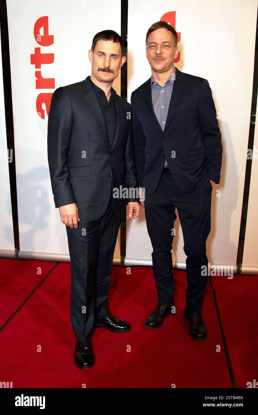 Clemens Schick und Tom Wlaschiha beim ARTE Empfang im Rahmen der Berlinale 2025 in der Akademie der Künste am Pariser Platz. Berlino, 17.02.2025 *** Clemens Schick e Tom Wlaschiha all'ARTE Reception come parte della Berlinale 2025 presso l'Akademie der Künste su Pariser Platz Berlino, 17 02 2025 foto:XJ.xKnowlesx/xFuturexImagex arte_5218 Foto Stock