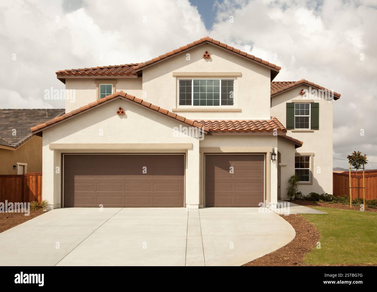 Una nuova costruzione moderna casa americana. Foto Stock