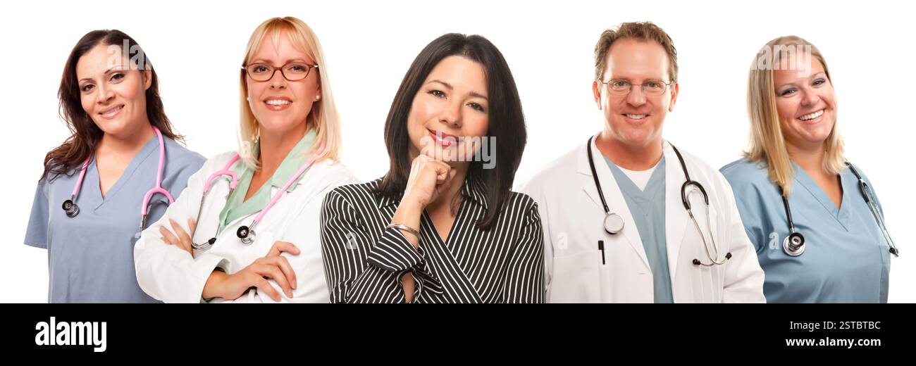 Donna ispanica con medici o infermieri maschi e femmine Foto Stock