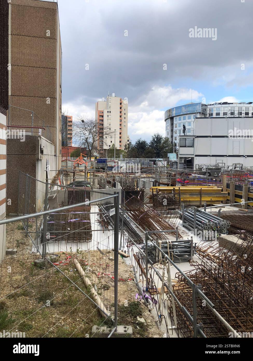 Bobigny, Francia, costruzione periferia di Parigi, progetto di rinnovamento urbano, centro città, cartello, progetti abitativi, riqualificazione della piazza cittadina, Seine saint denis, Foto Stock