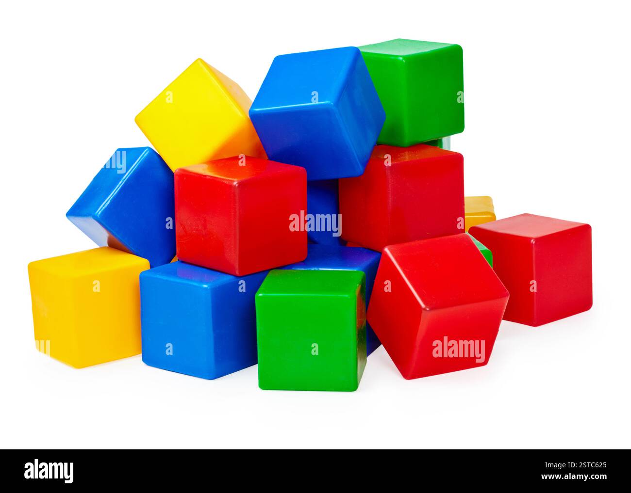 Una manciata di blocchi di giocattoli su sfondo bianco Foto Stock