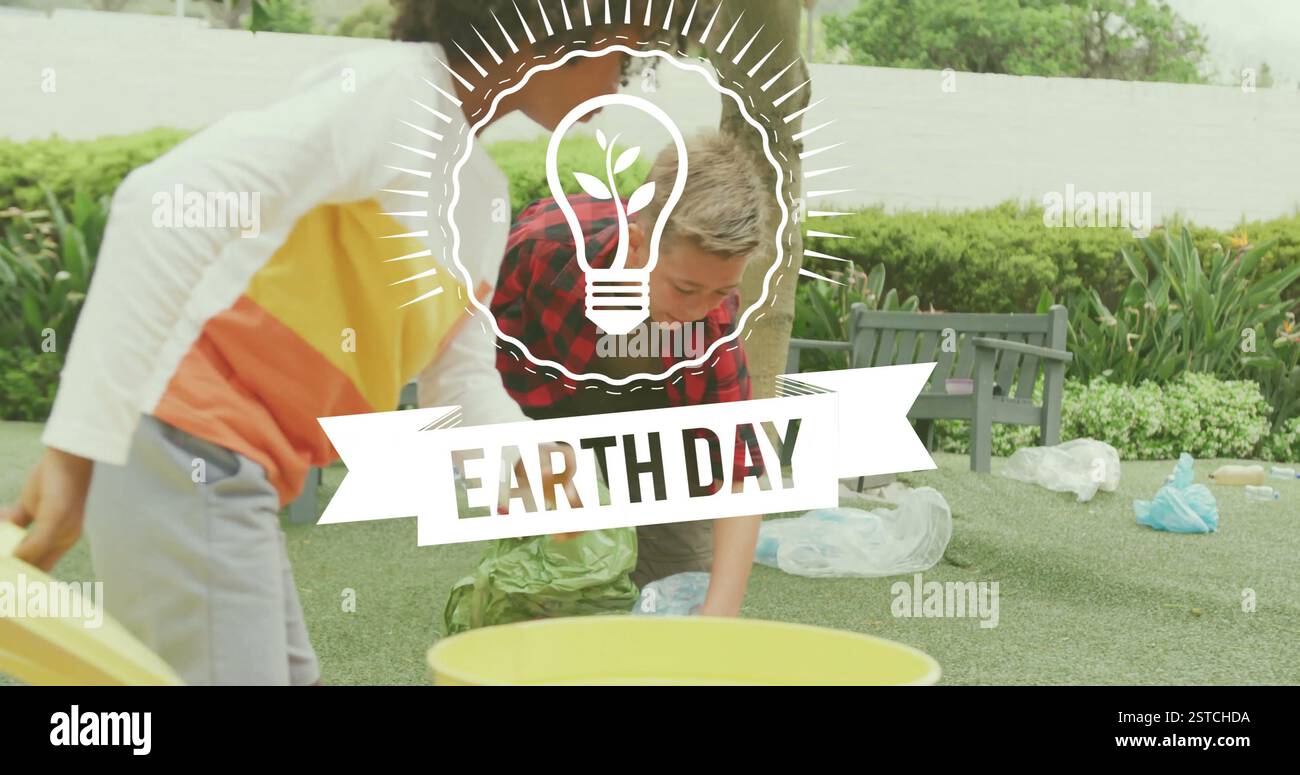 Immagine della lampadina Earth Day sopra il parco delle persone che puliscono Foto Stock