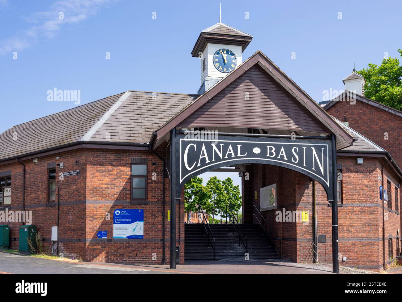 Ingresso al bacino del canale di Coventry Coventry Warwickshire West Midlands Inghilterra Regno Unito Europa Foto Stock