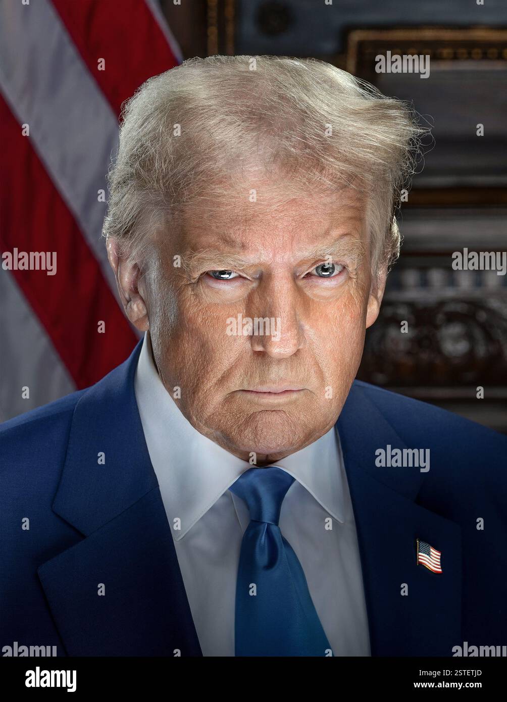 Donald Trump (1946- ). Ritratto ufficiale della Casa Bianca del 45° e 47° Presidente degli Stati Uniti, 2025 foto di Daniel Torok. Foto Stock