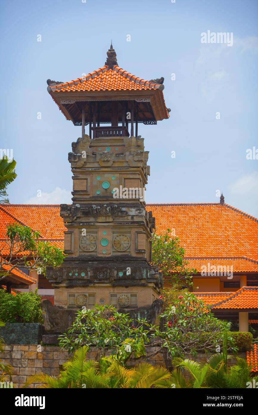 Pagoda Tower in un tempio nel sud-est asiatico Foto Stock