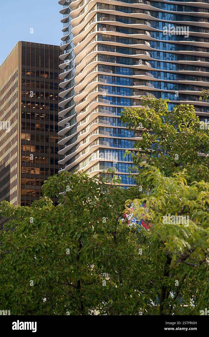 Chicago Loop, Illinois, Stati Uniti; City ​​center, centro; Aqua Tower; un frammento di un bellissimo grattacielo; schöne Wolkenkratzer - Fragment Teil Foto Stock