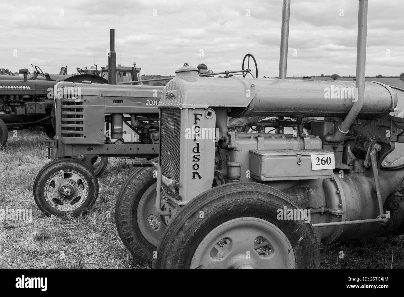 Haselbury Plucknet.Somerset.Regno Unito. 17 agosto 2024.Un Fordson standard restaurato è in mostra ad un evento agricolo di Yesterdays Foto Stock