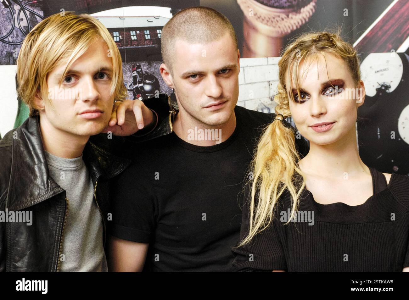 JJ72, APPARIZIONE televisiva, 2002: La band indie rock irlandese JJ72 al The popfactory TV show a Porth, Galles del Sud, Regno Unito, il 10 settembre 2002. Fotografia: ROB WATKINS. INFO: I JJ72 sono stati un gruppo alternative rock di Dublino, Irlanda. Dopo la formazione nel 1996, firmarono per la Lakota Records nel 1999 e pubblicarono due album prima di separarsi nel 2006. Foto Stock