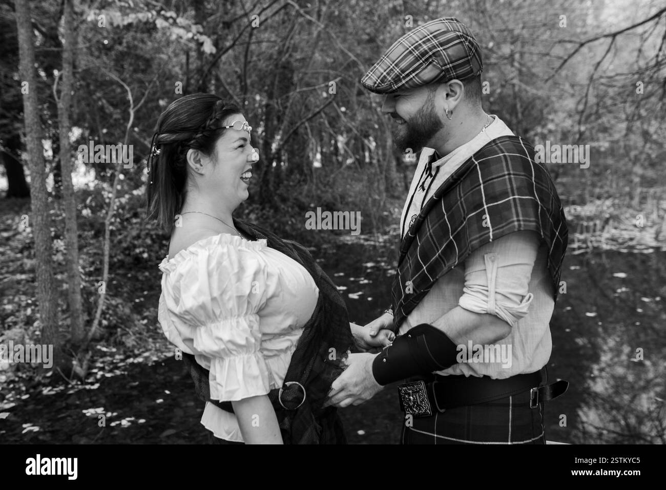 Matrimoni celtici con sede in Spagna, realizzati in una splendida foresta di alberi Foto Stock
