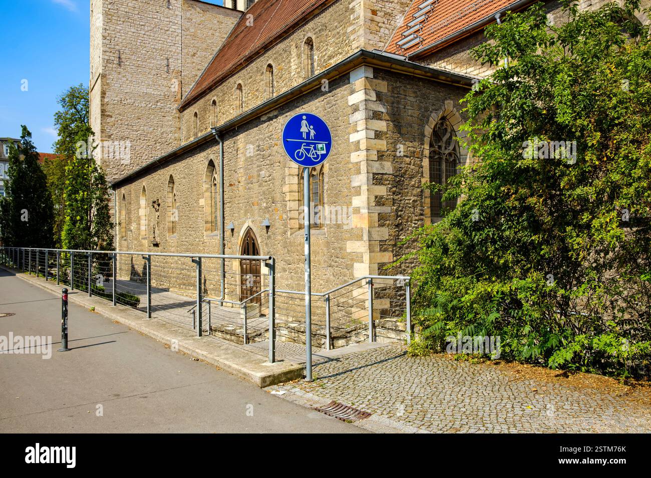 La Reglerkirche, nota anche come Chiesa di Sant'Agostino, si trova nel centro storico di Erfurt, Turingia, Germania. Foto Stock