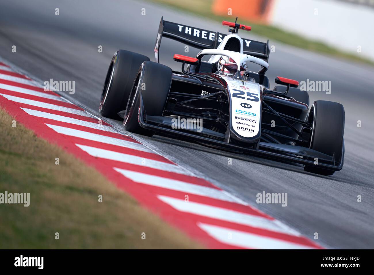 BARCELLONA, SPAGNA - 19 FEBBRAIO: Roman Bilinski della Polonia e Rodin Motorsport (25) corrono in pista durante i test di Formula 3 sul circuito di Barcellona-Catalunya il 19 febbraio 2025 a Barcellona, Spagna. (Foto di Pablo Rodriguez/Quality Sport Images) Foto Stock