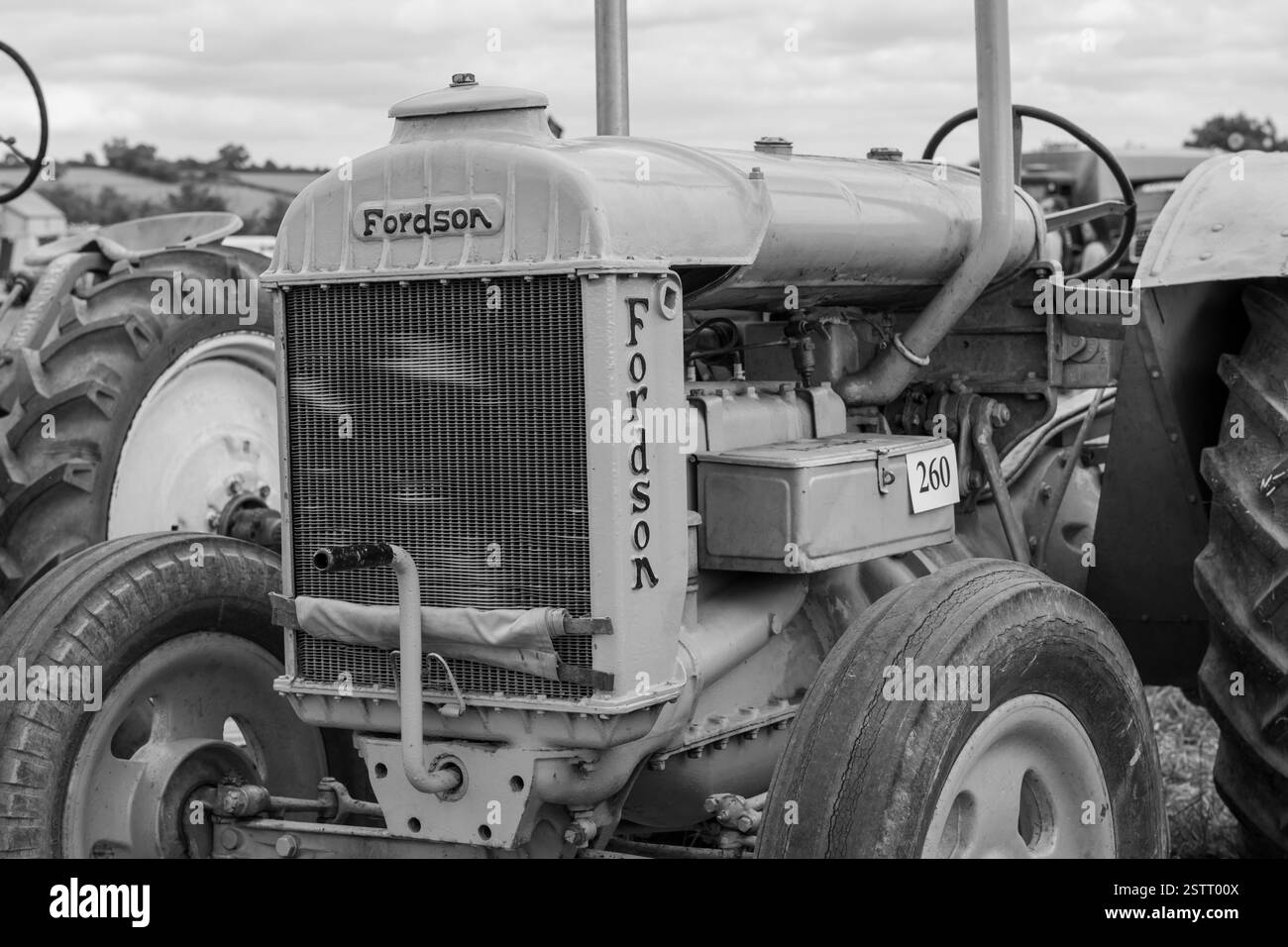 Haselbury Plucknet.Somerset.Regno Unito. 17 agosto 2024.Un Fordson standard restaurato è in mostra ad un evento agricolo di Yesterdays Foto Stock