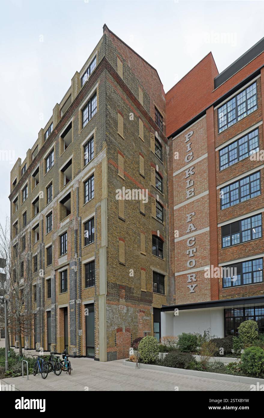 La fabbrica di Pickle, Bermondsey, Londra. Riqualificazione dell'edificio Victorian Crosse & Blackwell in un moderno campus per uffici. Foto Stock