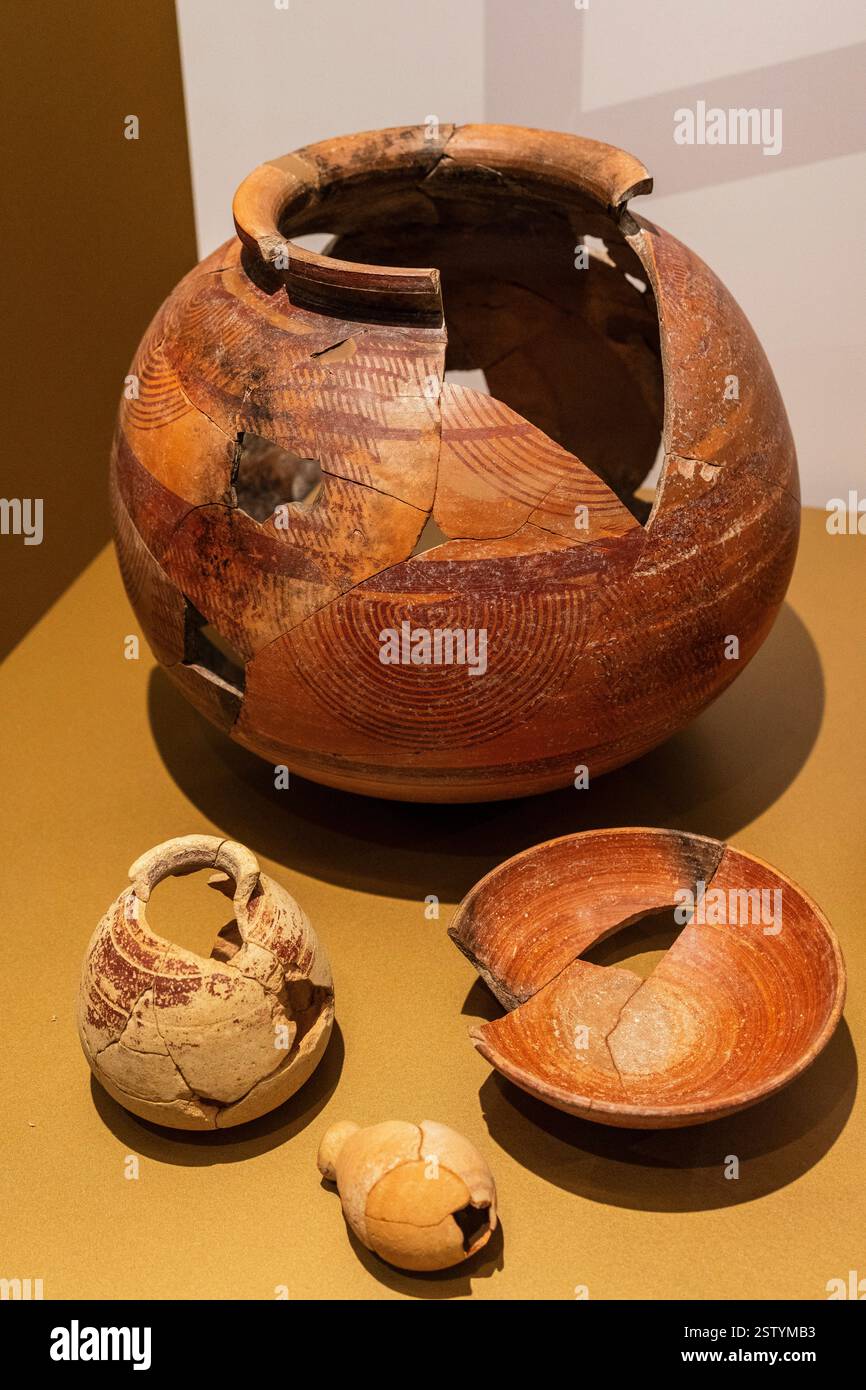 Contenitori in ceramica per il consumo Foto Stock