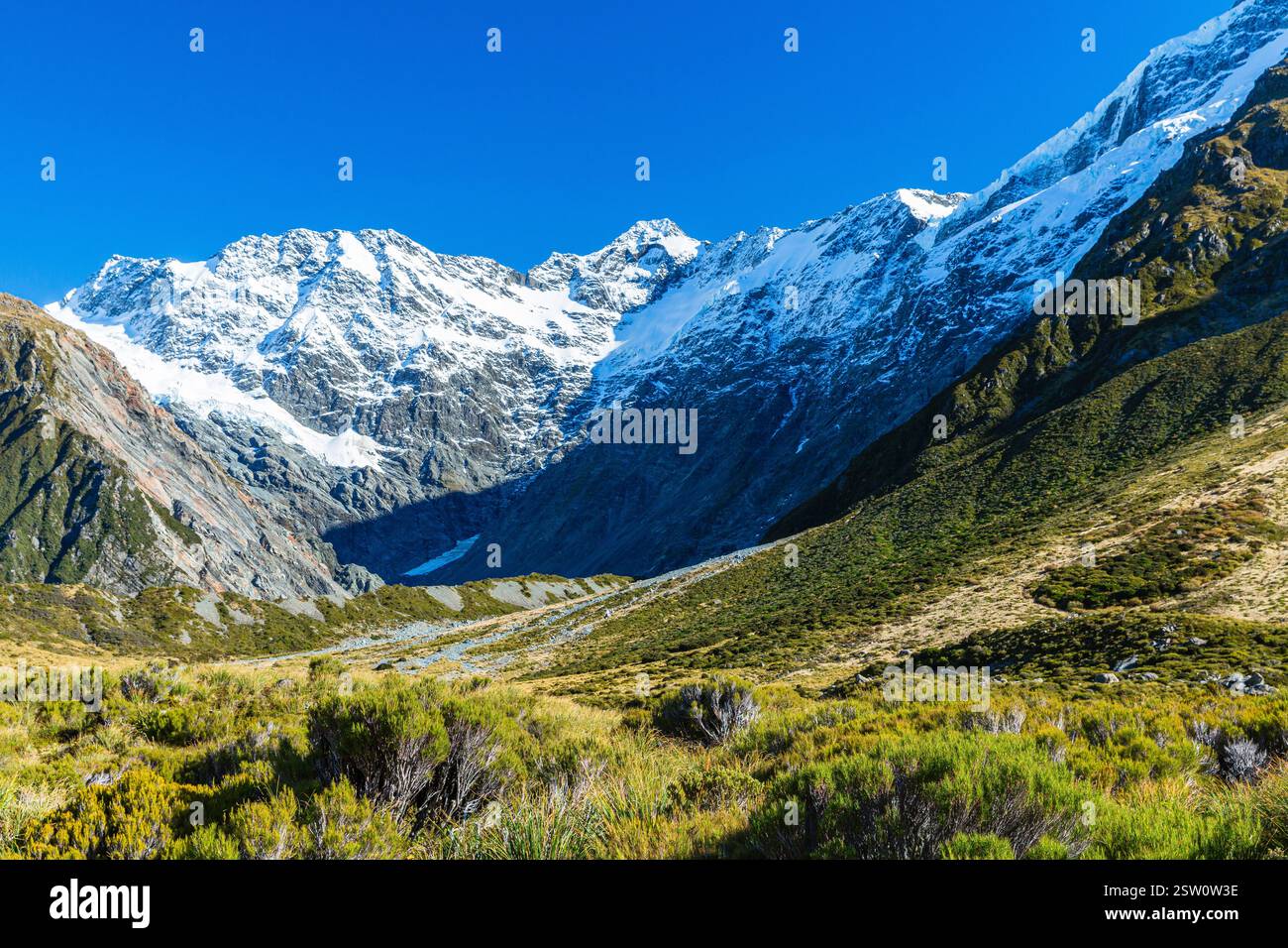 Mount Sefton, visto dall'Hooker Valley Track nel Parco Nazionale di Aoraki Mount Cook, nuova Zelanda Foto Stock